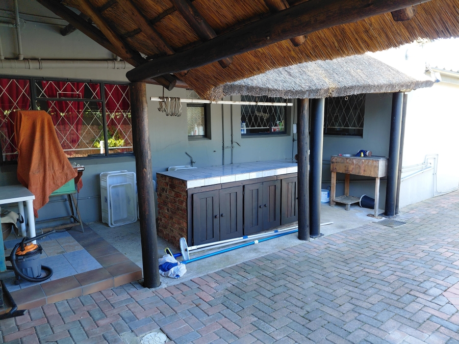 4 Bedroom Property for Sale in Bothasrus Eastern Cape